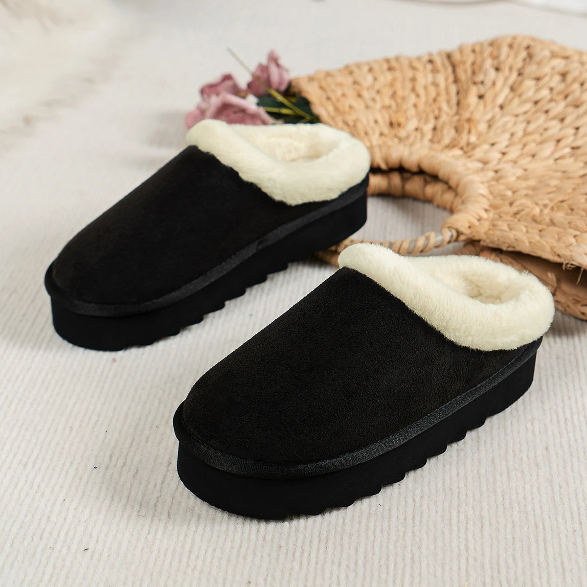 Winter fashion women's fluffy thick-soled casual shoes, thick-soled indoor anti-slip and warm with fur lining