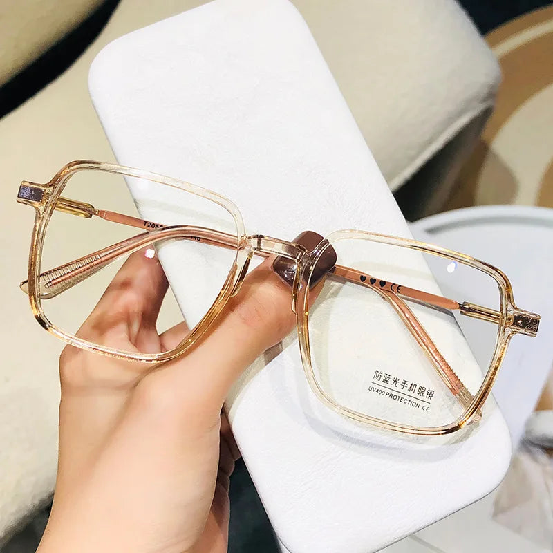 Trendy Fashionable Reading Glasses Women Anti Blue Light Presbyopia Eyewear High-definition Unisex Transparent Frame Eyeglasses