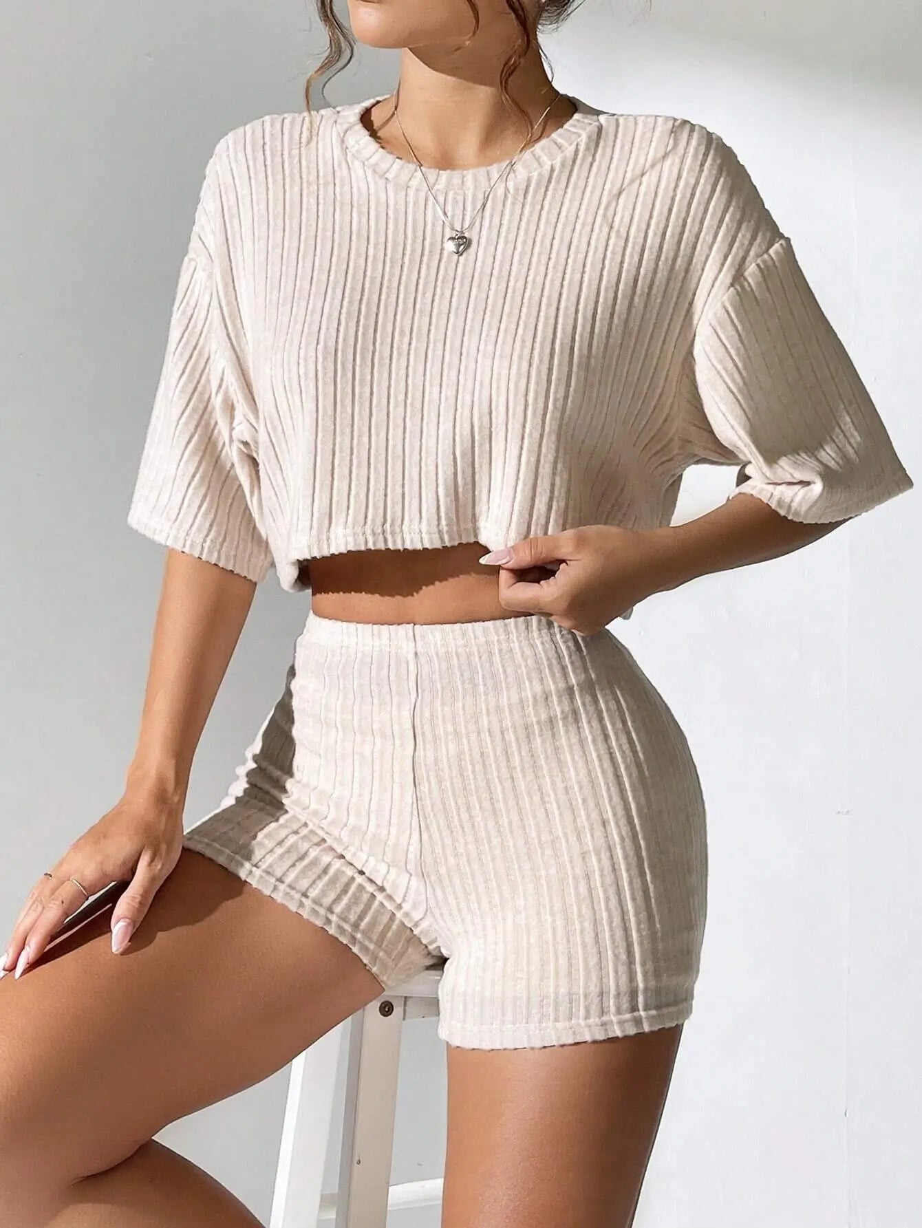 Women's Spring and Summer Fashion Short Crew Neck T-Shirt Top Shorts Two-piece Set Women's Womens Two Peice Sets