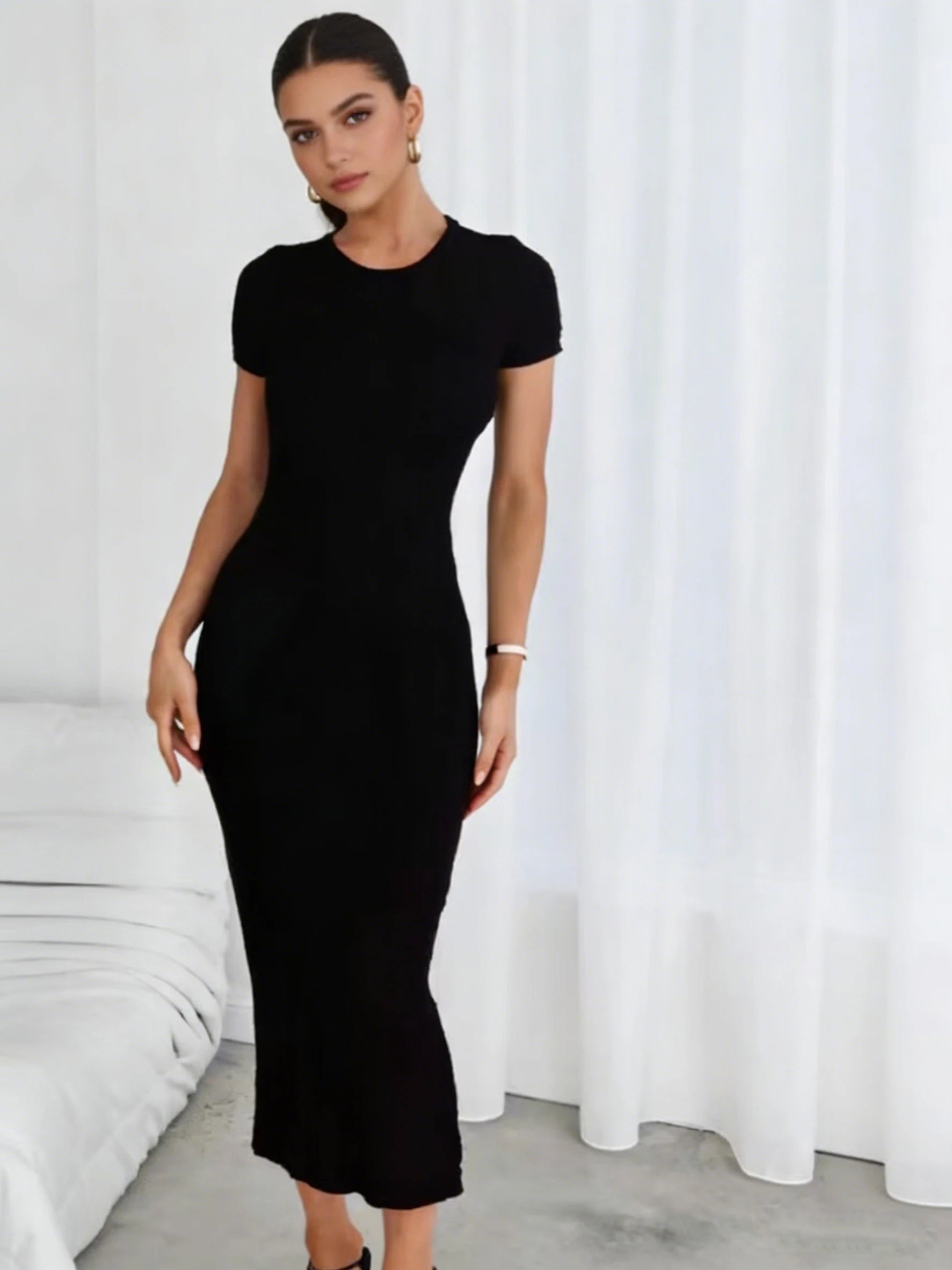 Women's elegant and fashionable short-sleeved hip-covering dress, popular European and American style, can be worn in all season
