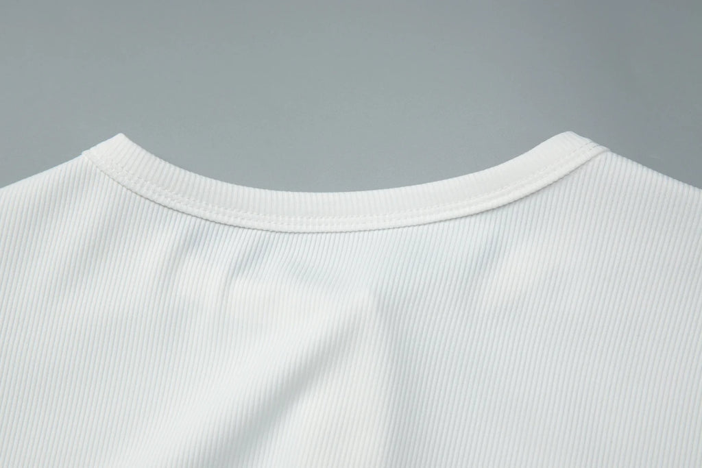 Hugcitar Fashion Solid O Neck Short Sleeve Buttons Sexy Slim Crop T-Shirt Top Summer Casual Women Clothes Streetwear Party