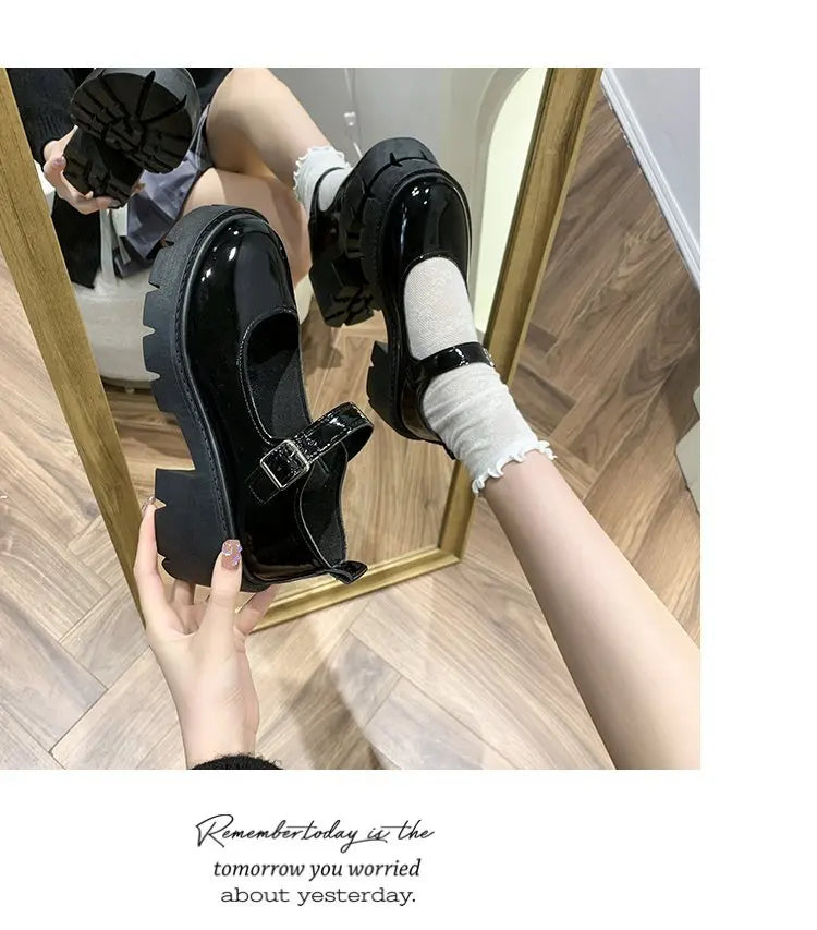 Lolita Shoes Japanese Girl Platform Black high heels fashion Round Toe Mary Jane Women Patent faux Leather Student Cosplay Shoes