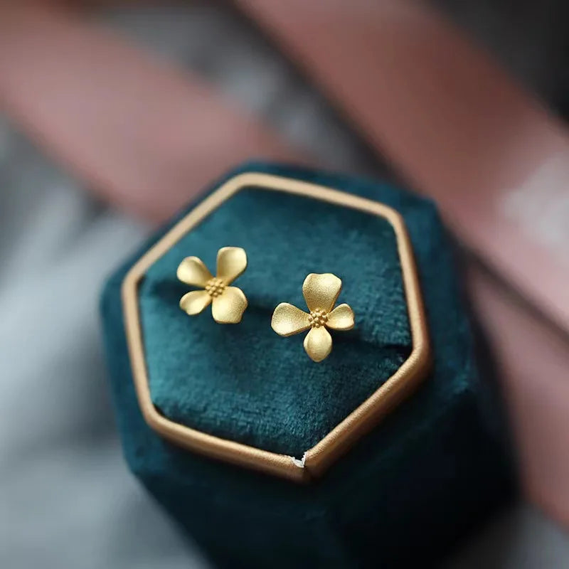 Gold Color Small Flower Studs Earings for Women Simple Elegant 2024 Korea Fashion Girls Students Daily Wear Party Jewelry Gift
