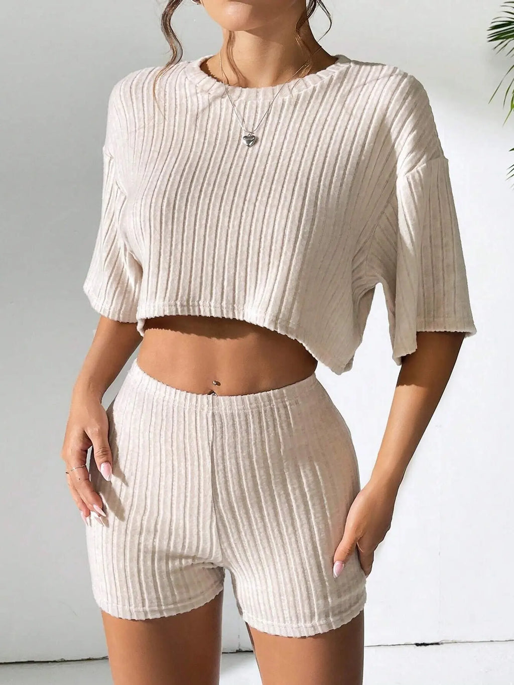 Women's Spring and Summer Fashion Short Crew Neck T-Shirt Top Shorts Two-piece Set Women's Womens Two Peice Sets