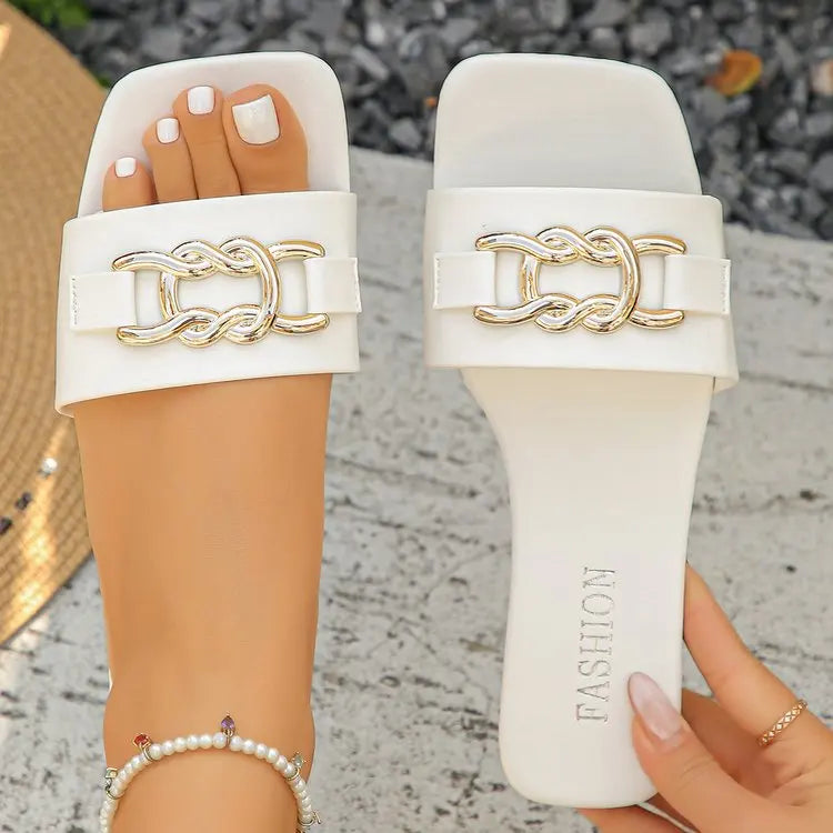 Fashion Women Slippers Lightweight Flat Sandals 2026 Metal Decoration Casual Shoes Square Toe Chain Slippers Beach Slides Women