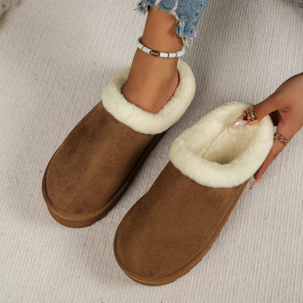 Winter fashion women's fluffy thick-soled casual shoes, thick-soled indoor anti-slip and warm with fur lining