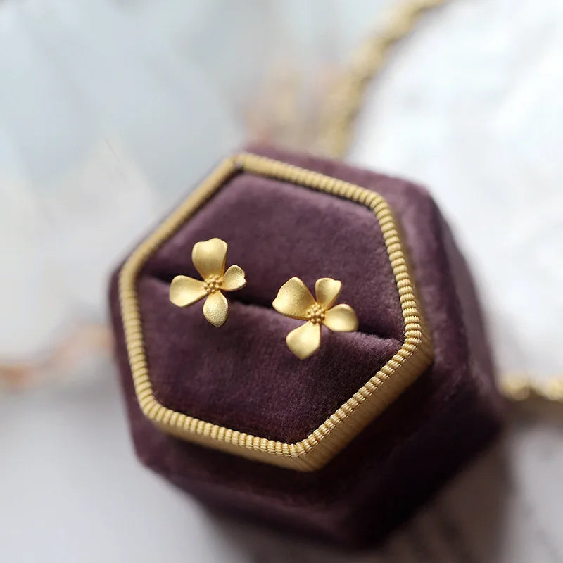 Gold Color Small Flower Studs Earings for Women Simple Elegant 2024 Korea Fashion Girls Students Daily Wear Party Jewelry Gift