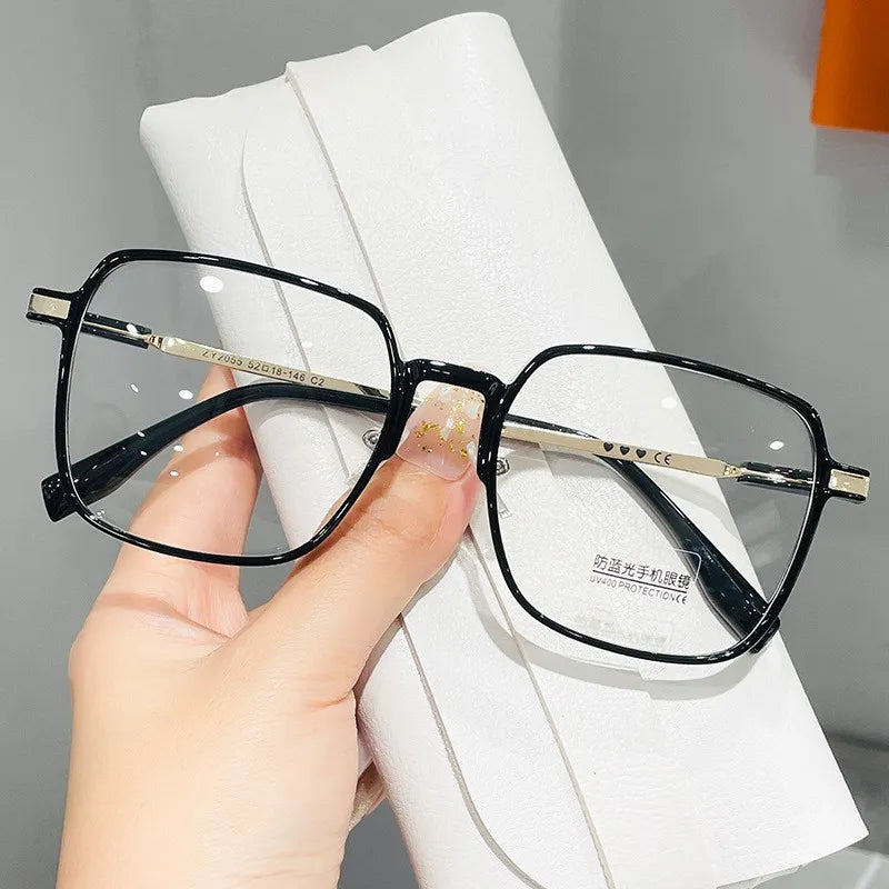 Trendy Fashionable Reading Glasses Women Anti Blue Light Presbyopia Eyewear High-definition Unisex Transparent Frame Eyeglasses