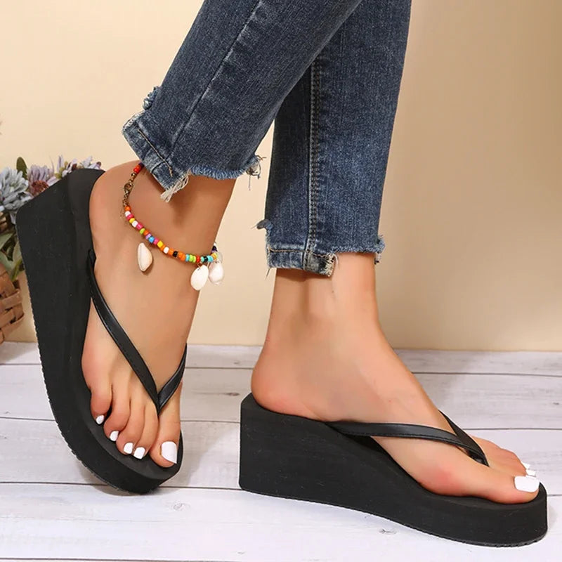 Lightweight Wedges Flip Flops for Women 2025 Summer Thick Bottom Beach Slippers Woman Comfortable Clip Toe Sandals Female