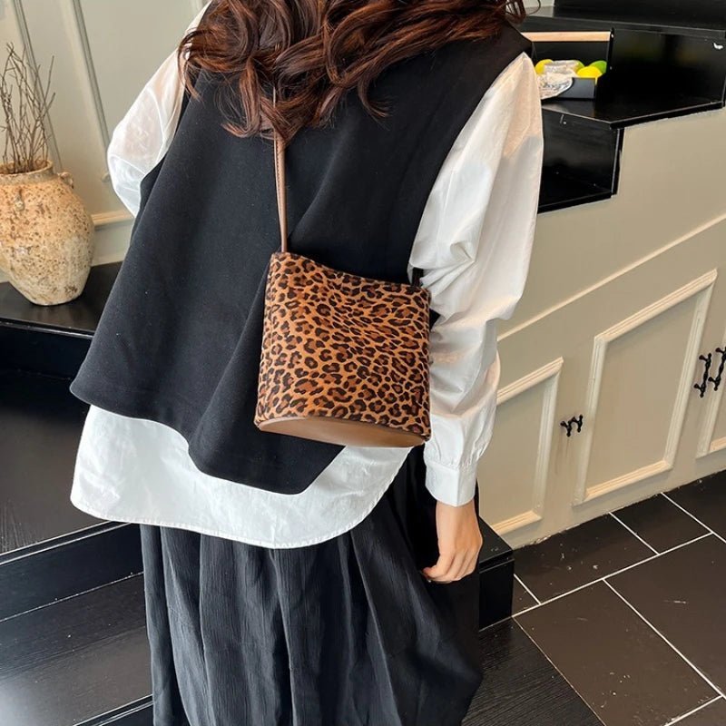 Mini Shoulder Bag Retro Leopard Print Women Crossbody Bucket Bag Fashion Ins Korean Style Faux Suede Fall New Simple Tote Bag