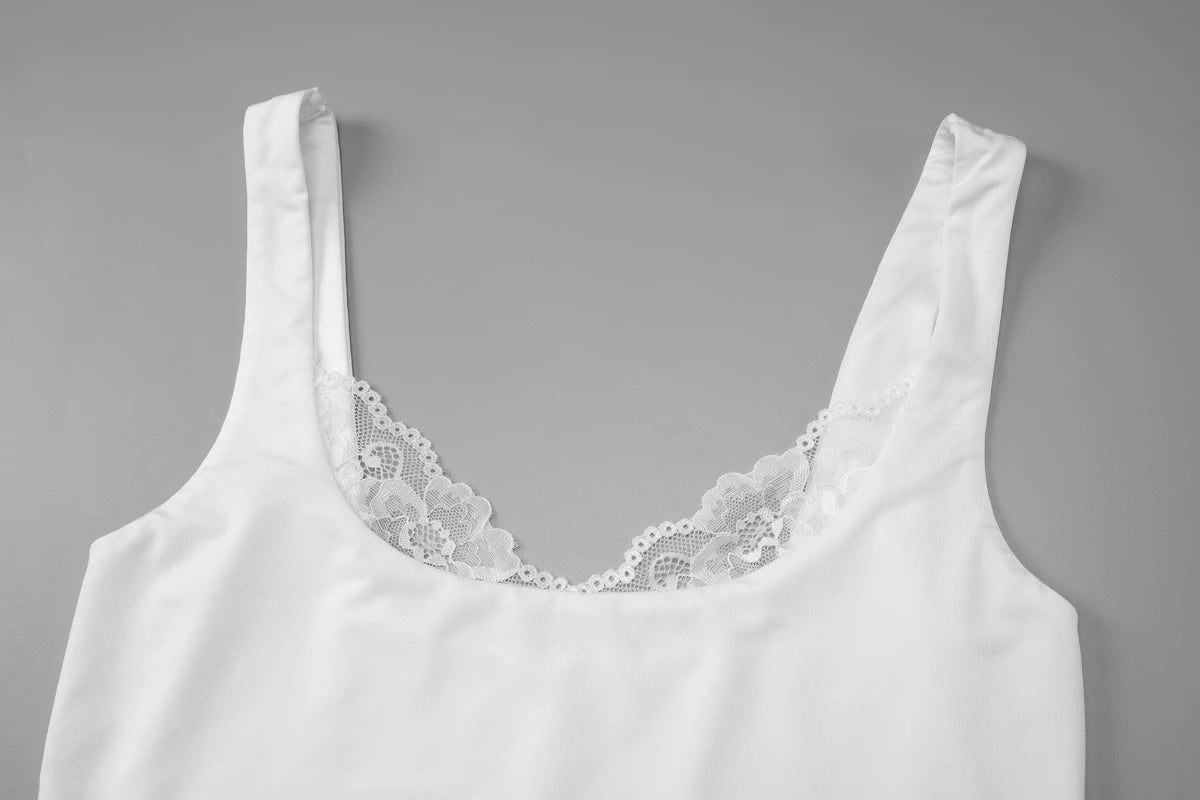 Hugcitar 2026 Fashion Square Neck Patchwork Lace Straps Sexy Crop Tank Top Spring Summer Women Clothes Holiday Streetwear Club