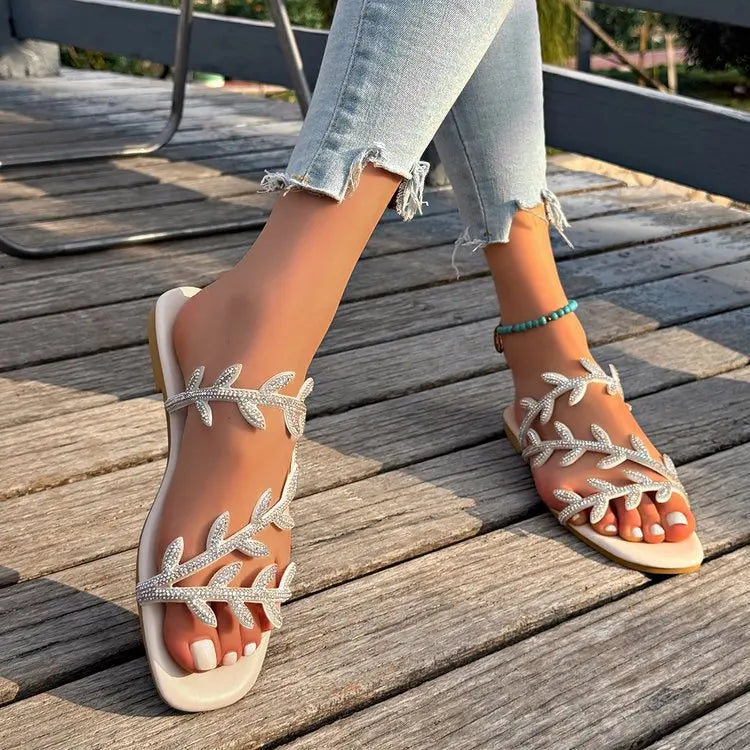 Fashionable Rhinestone Flat Bottom Sandals Women's Summer New Comfortable Slip-On Beach Slippers PU Material Casual Slippers