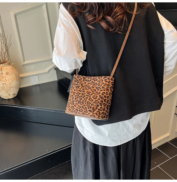 Mini Shoulder Bag Retro Leopard Print Women Crossbody Bucket Bag Fashion Ins Korean Style Faux Suede Fall New Simple Tote Bag