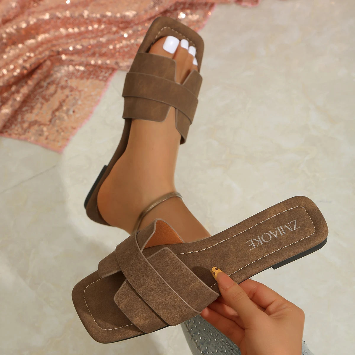 Women Slippers 2026 New Summer Lightweigh Shoes Women Flat Outdoor Beach Slippers Female Outdoor Sexy Sandals Slides Women