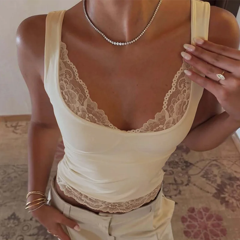 Hugcitar 2026 Fashion Square Neck Patchwork Lace Straps Sexy Crop Tank Top Spring Summer Women Clothes Holiday Streetwear Club