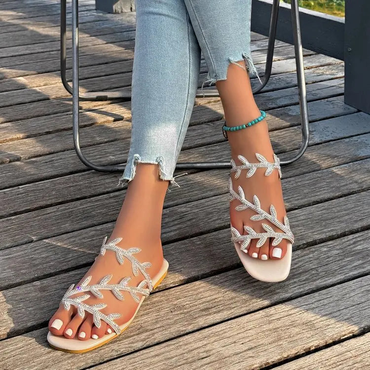 Fashionable Rhinestone Flat Bottom Sandals Women's Summer New Comfortable Slip-On Beach Slippers PU Material Casual Slippers