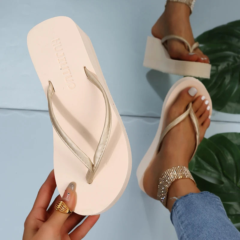 Lightweight Wedges Flip Flops for Women 2025 Summer Thick Bottom Beach Slippers Woman Comfortable Clip Toe Sandals Female