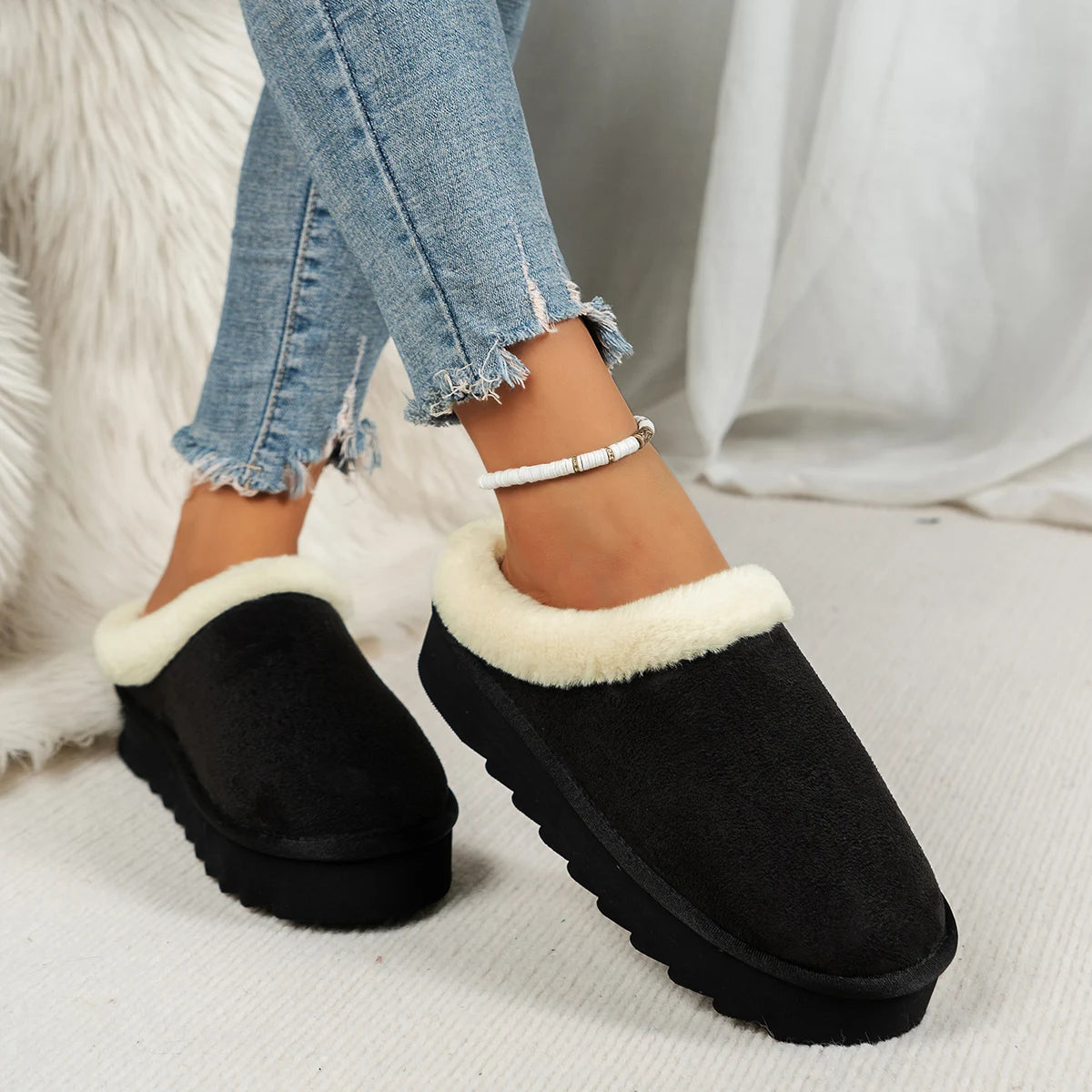 Winter fashion women's fluffy thick-soled casual shoes, thick-soled indoor anti-slip and warm with fur lining