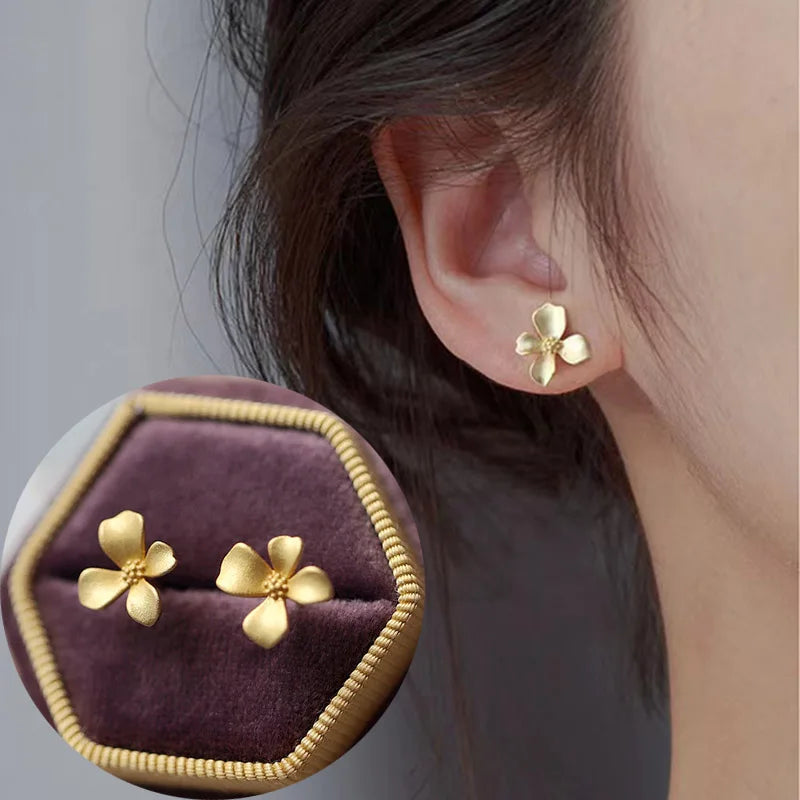 Gold Color Small Flower Studs Earings for Women Simple Elegant 2024 Korea Fashion Girls Students Daily Wear Party Jewelry Gift