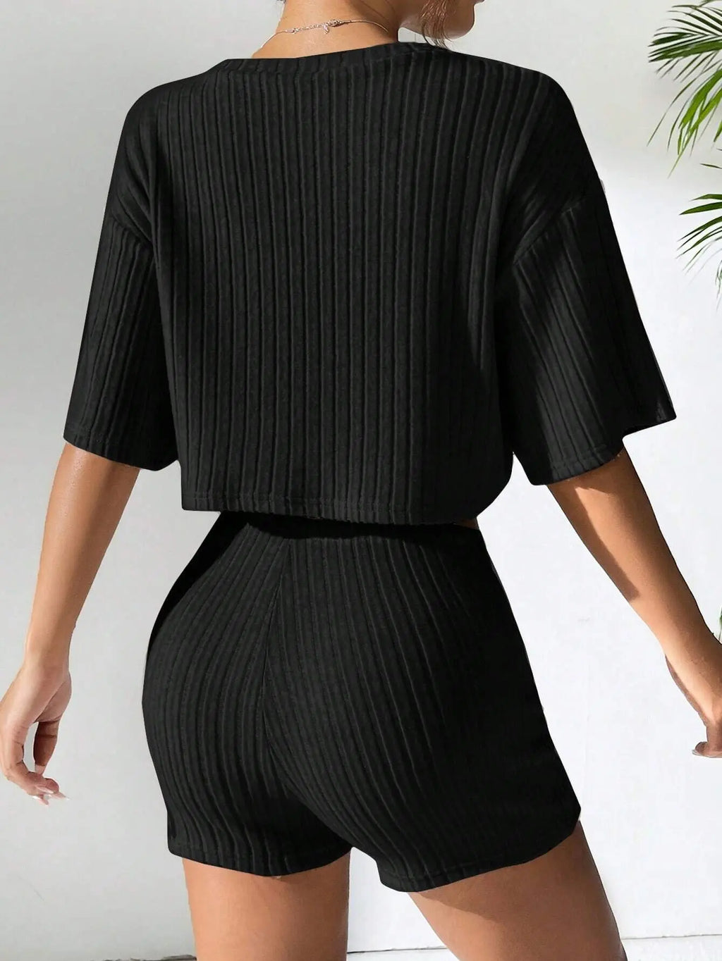 Women's Spring and Summer Fashion Short Crew Neck T-Shirt Top Shorts Two-piece Set Women's Womens Two Peice Sets