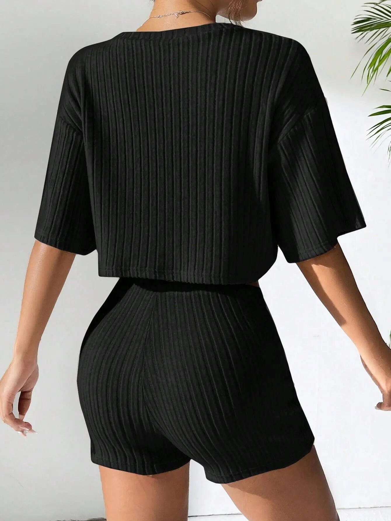 Women's Spring and Summer Fashion Short Crew Neck T-Shirt Top Shorts Two-piece Set Women's Womens Two Peice Sets
