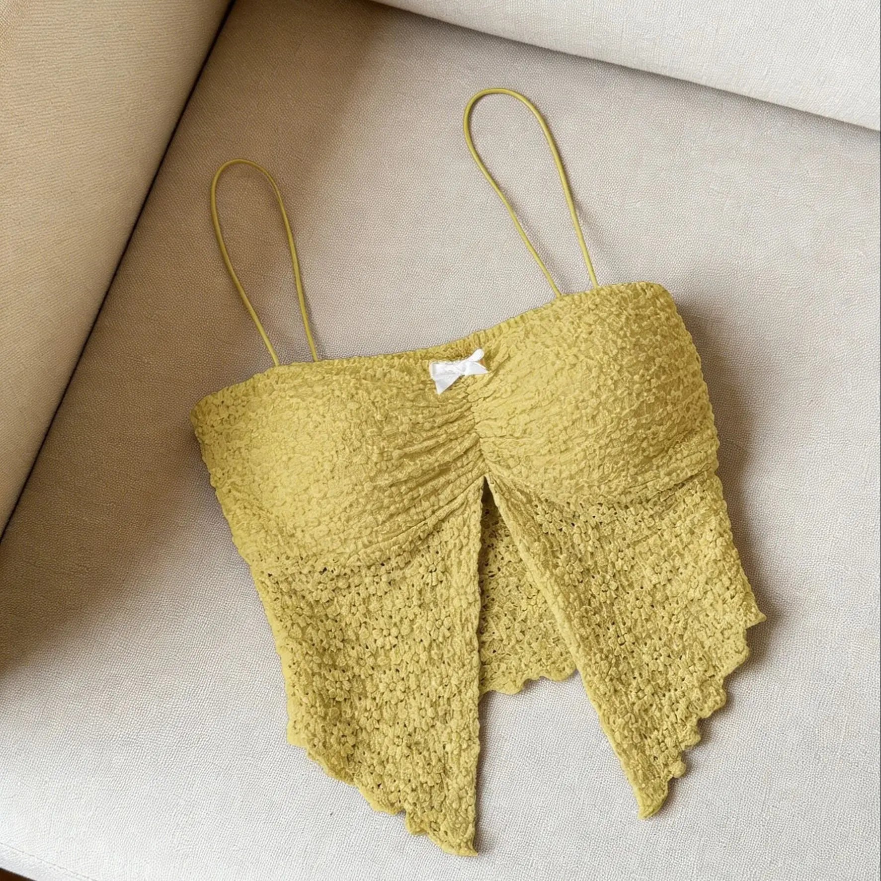 Women Textured Spaghetti Strap Cami Top Casual Bow Decor Asymmetrical Hem Crop Top