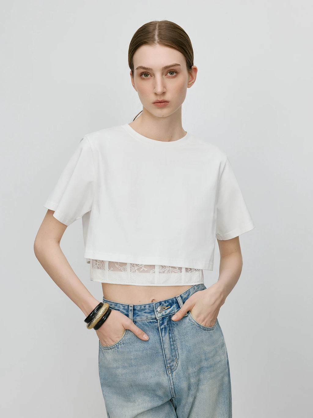 FSLE 【Premium Series】Waist-cropped Lace-spliced Fashion  T-shirt for Women Chic Blouse 2025 Summer New Arrival 25FE12023