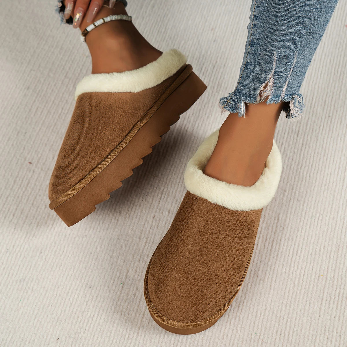 Winter fashion women's fluffy thick-soled casual shoes, thick-soled indoor anti-slip and warm with fur lining