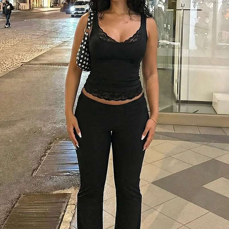 Hugcitar 2026 Fashion Square Neck Patchwork Lace Straps Sexy Crop Tank Top Spring Summer Women Clothes Holiday Streetwear Club