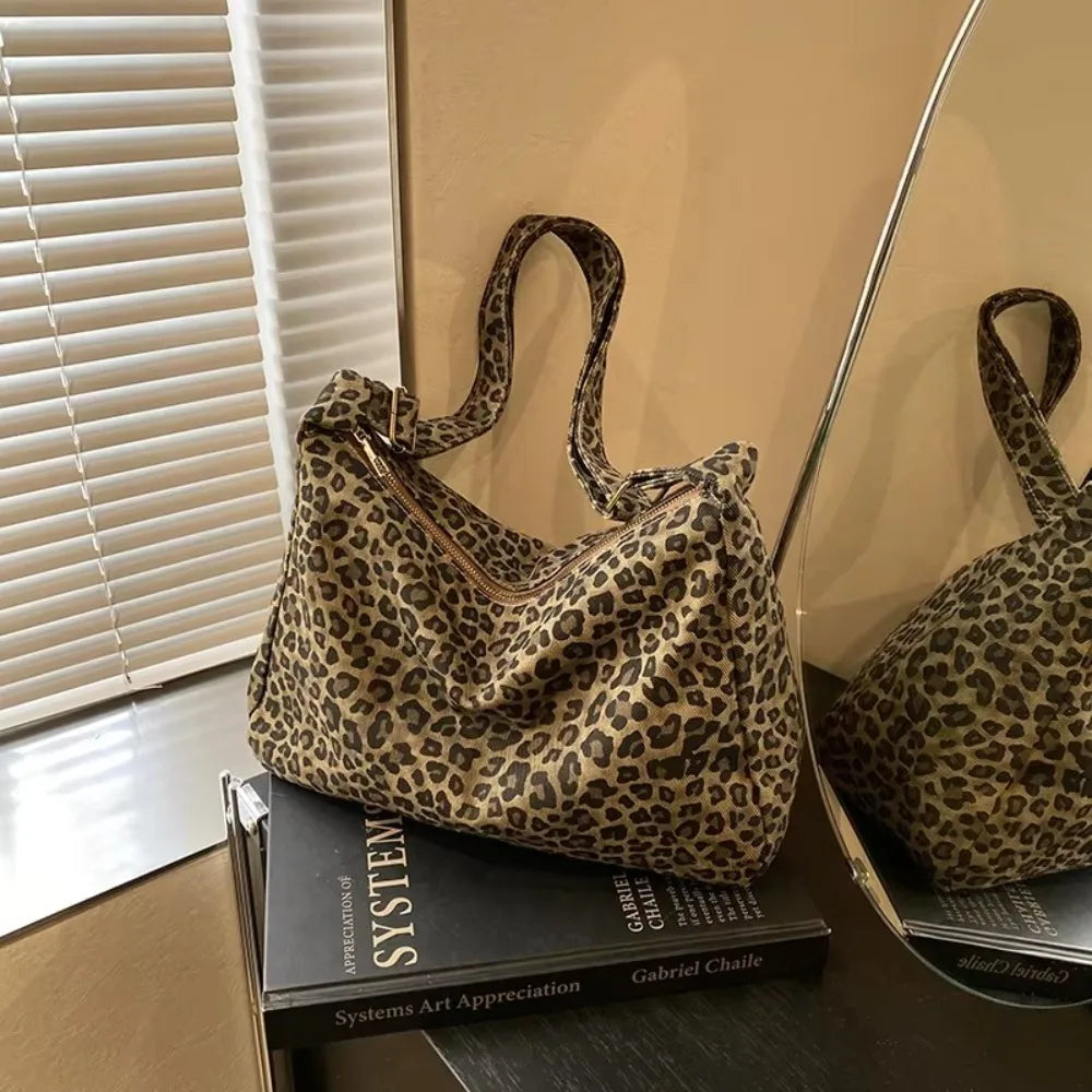 Trendy Casual Soft Textile Women's Shoulder Bag Large Capacity Leopard Print Female Retro Crossbody Bag For Commute Outings