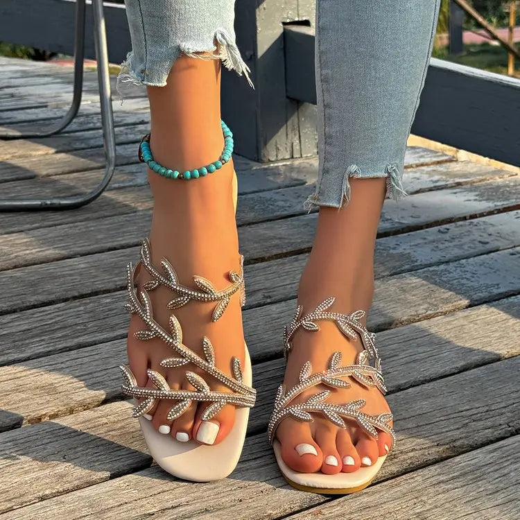 Fashionable Rhinestone Flat Bottom Sandals Women's Summer New Comfortable Slip-On Beach Slippers PU Material Casual Slippers