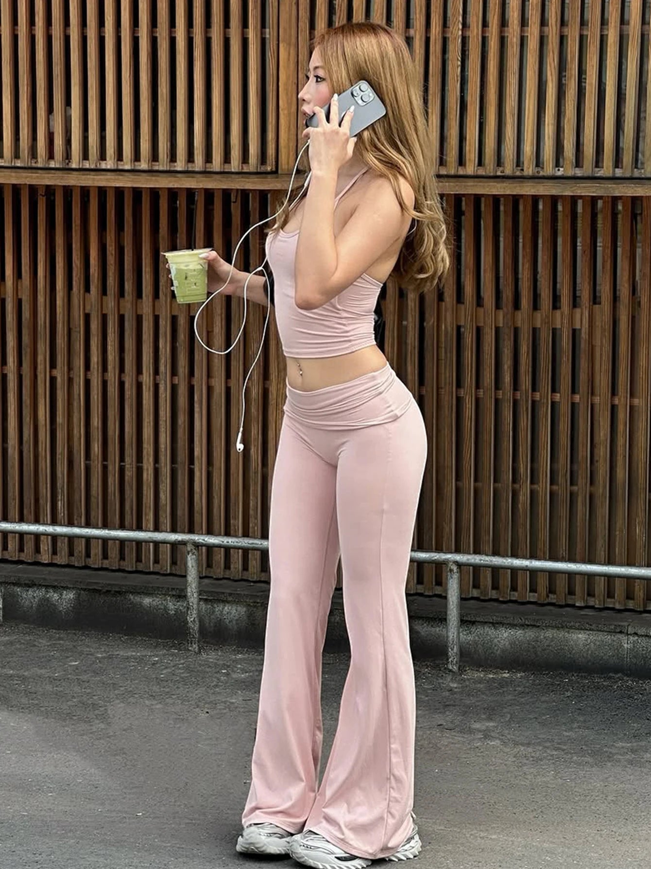 Hugcitar Fashion 2 Piece Sets Halter Soild Backless Lace Up Sexy Crop Camis Top Flare Pants Women Outfit Tracksuit Vacation Yoga