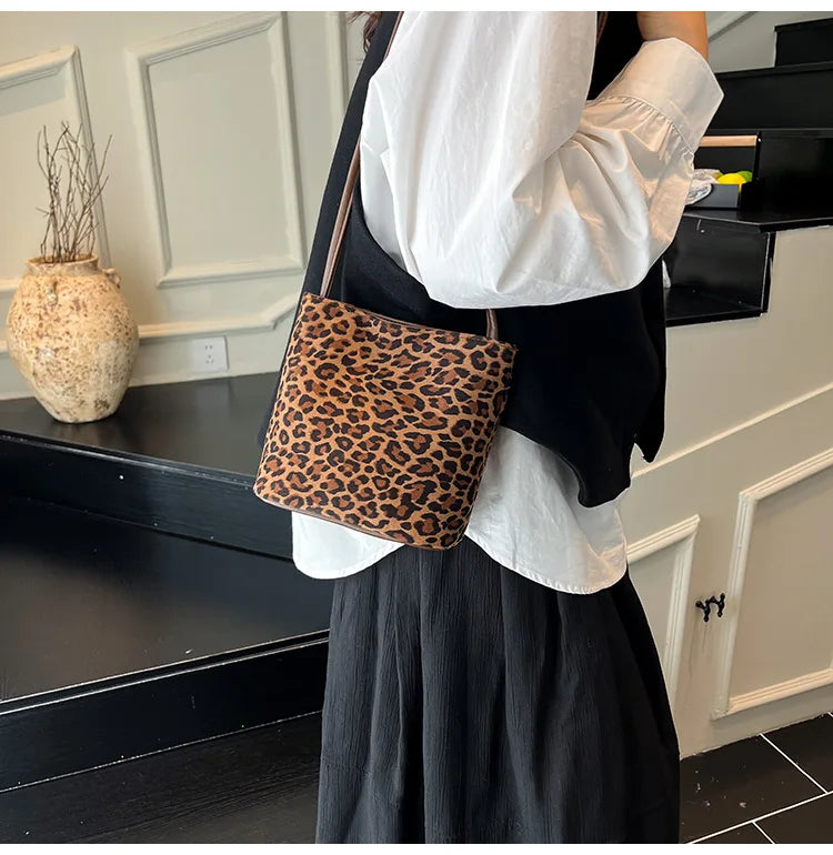 Mini Shoulder Bag Retro Leopard Print Women Crossbody Bucket Bag Fashion Ins Korean Style Faux Suede Fall New Simple Tote Bag